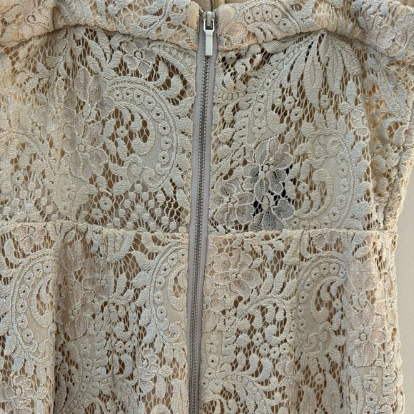 Bebe NWT Brady Lace Dress Size 2 - Picture 7 of 15